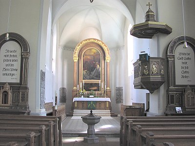 Altar von Kronleuchter