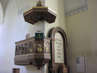 Kanzel von Taufstein