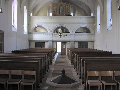 Kirchenschiff von Taufstein